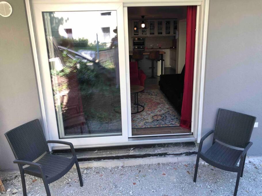 Stylisches Maybach Appartement Mit Terrasse Fuer 5 Personen, 5 Betten, Grosse Kochinsel, Homeoffice Mit 250Mbit Wlan Aidlingen Екстериор снимка