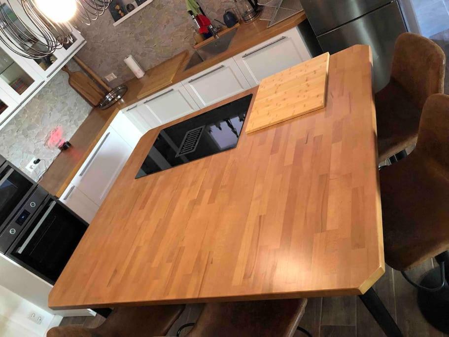Stylisches Maybach Appartement Mit Terrasse Fuer 5 Personen, 5 Betten, Grosse Kochinsel, Homeoffice Mit 250Mbit Wlan Aidlingen Екстериор снимка